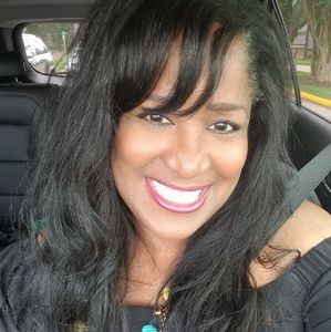 Meet your Posher, Delisa